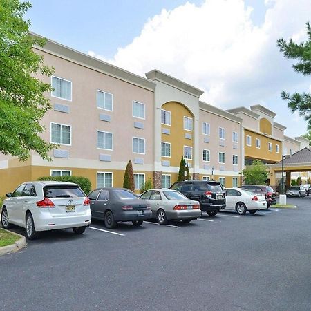 Tinton Falls Inn Exterior photo