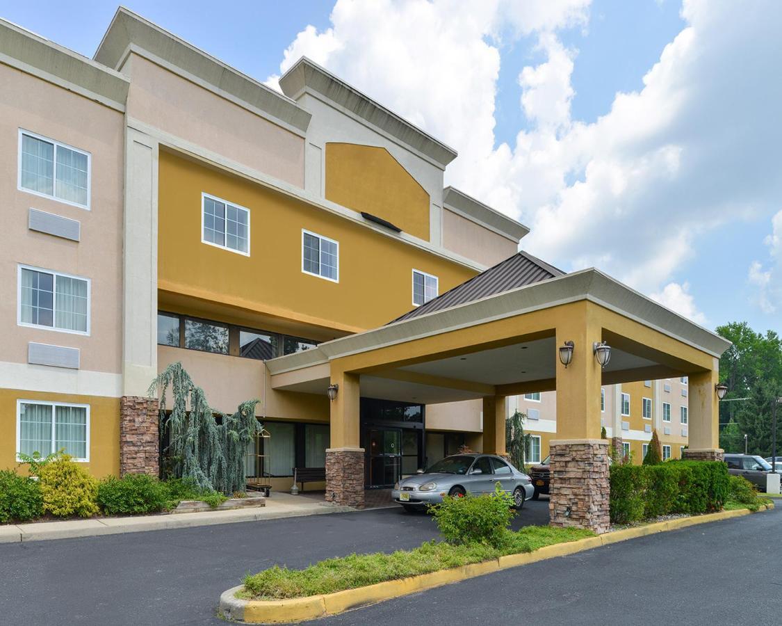 Tinton Falls Inn Exterior photo